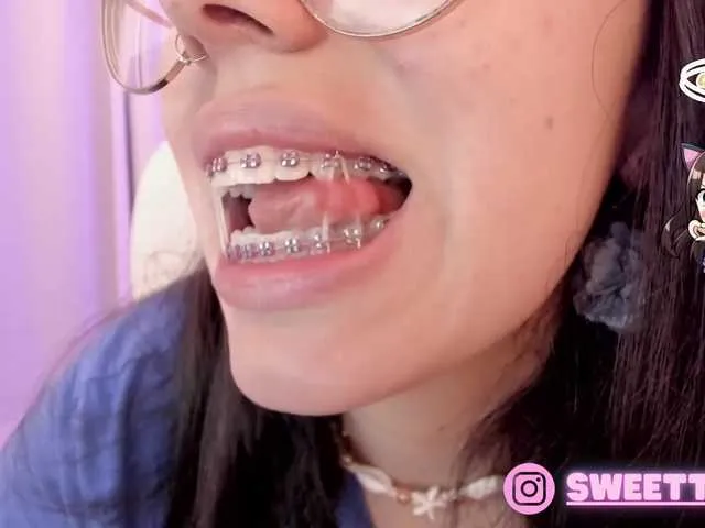 Live sex webcam photo for sweet-vera #277188577