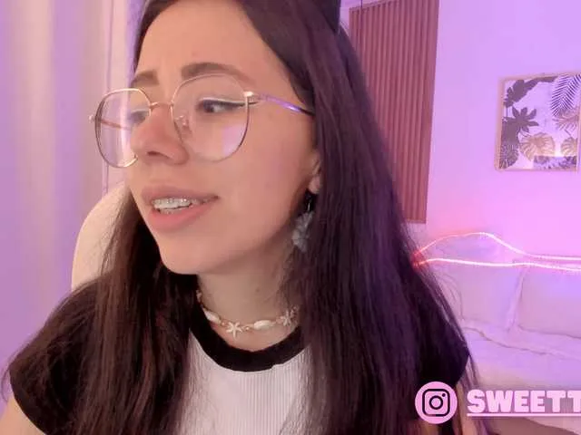 Live sex webcam photo for sweet-vera #277303359