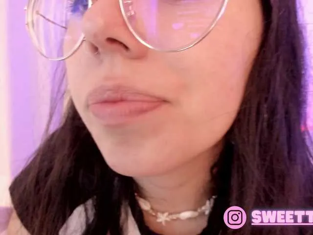 Live sex webcam photo for sweet-vera #277352174