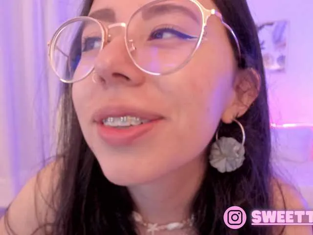 Live sex webcam photo for sweet-vera #277380529