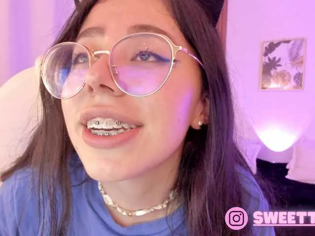 Live sex webcam photo for sweet-vera #277632704