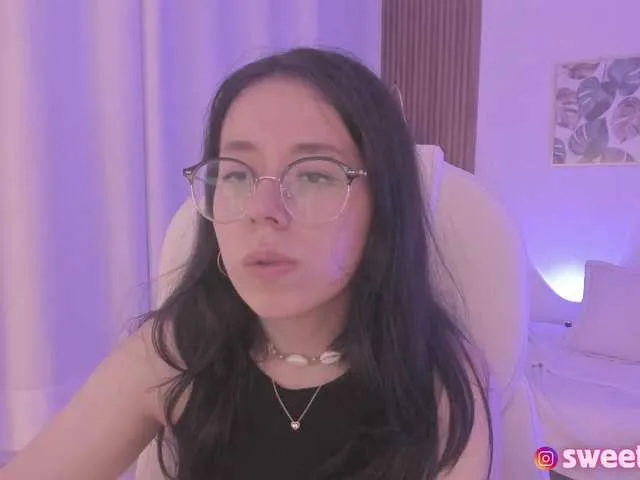 Live sex webcam photo for sweet-vera #290685207