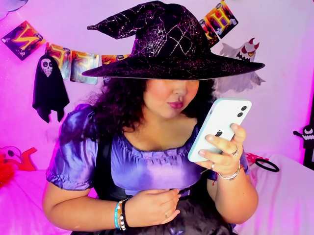 Live sex webcam photo for sweet-yelina #276609282