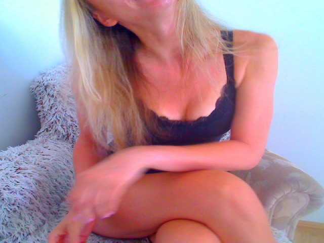 Live sex webcam photo for sweetangelxx1 #275731608