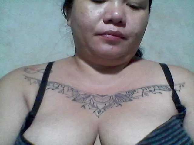 Live sex webcam photo for sweetasian33 #291412777