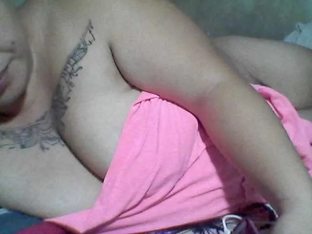 Live sex webcam photo for sweetasian33 #291478516