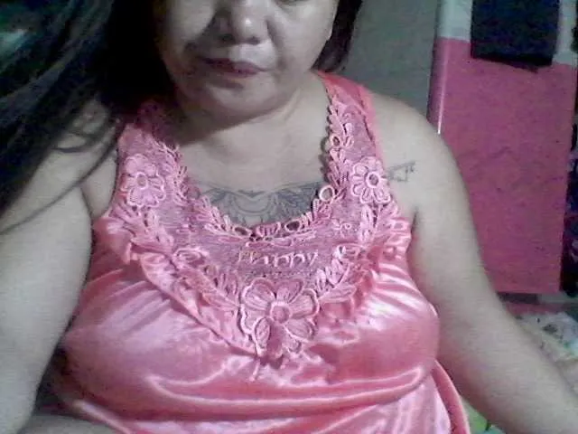 Live sex webcam photo for sweetasian33 #291677091