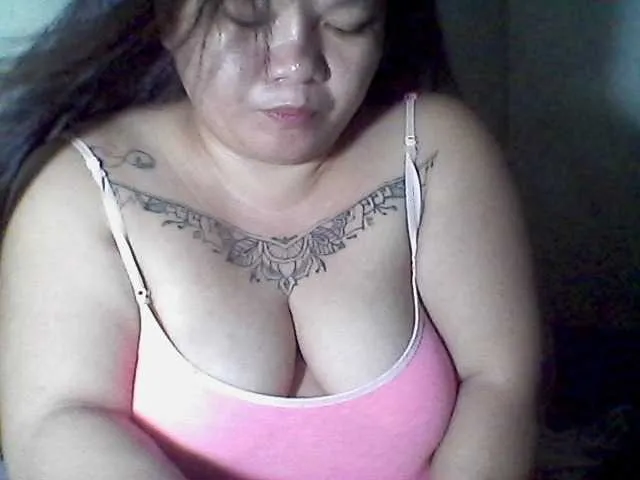 Live sex webcam photo for sweetasian33 #291727738