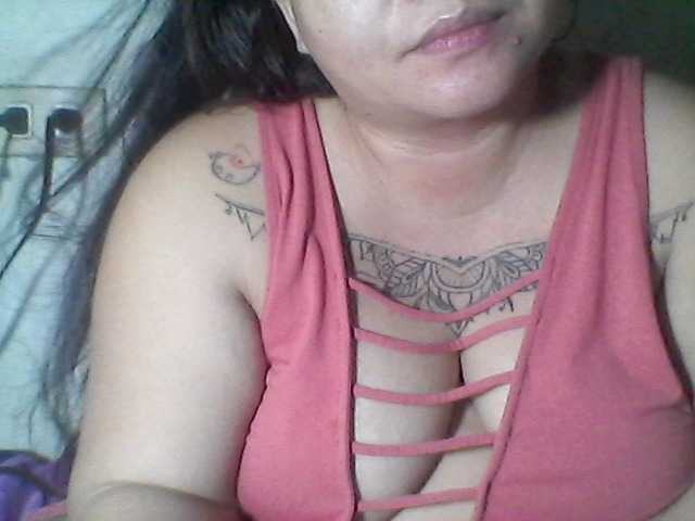 Live sex webcam photo for sweetasian33 #291920613