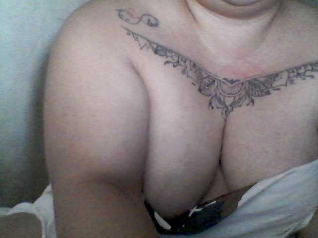 Live sex webcam photo for sweetasian33 #292083182