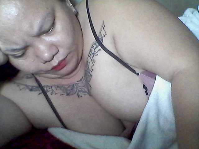 Live sex webcam photo for sweetasian33 #292090252