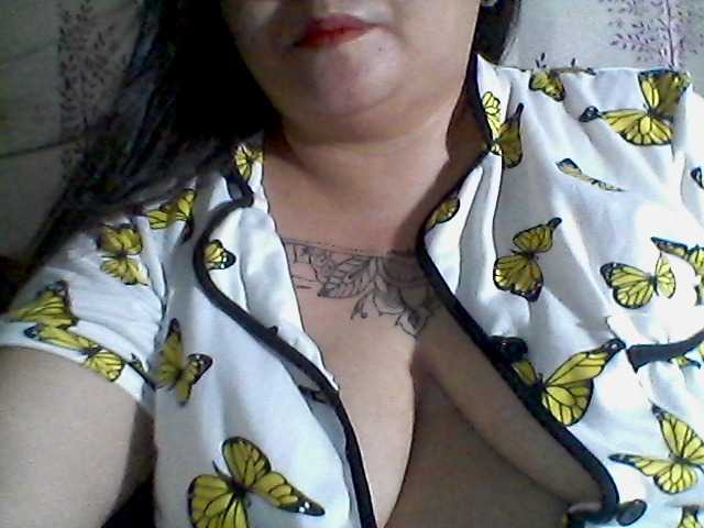 Live sex webcam photo for sweetasian33 #292109092