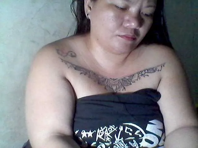 Live sex webcam photo for sweetasian33 #292281356