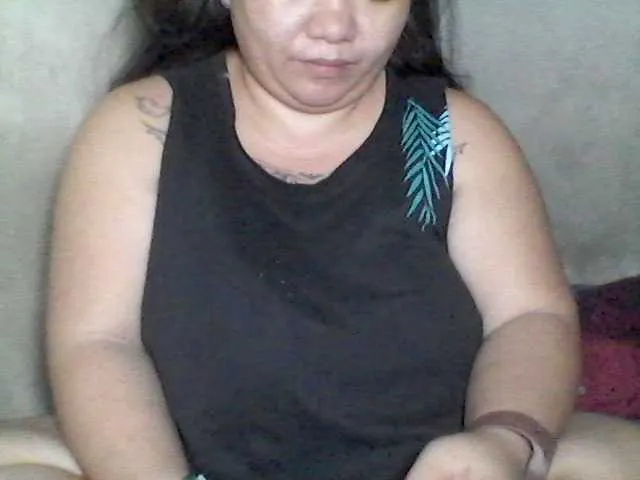 Live sex webcam photo for sweetasian33 #292299531