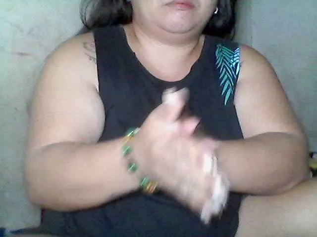 Live sex webcam photo for sweetasian33 #292304043