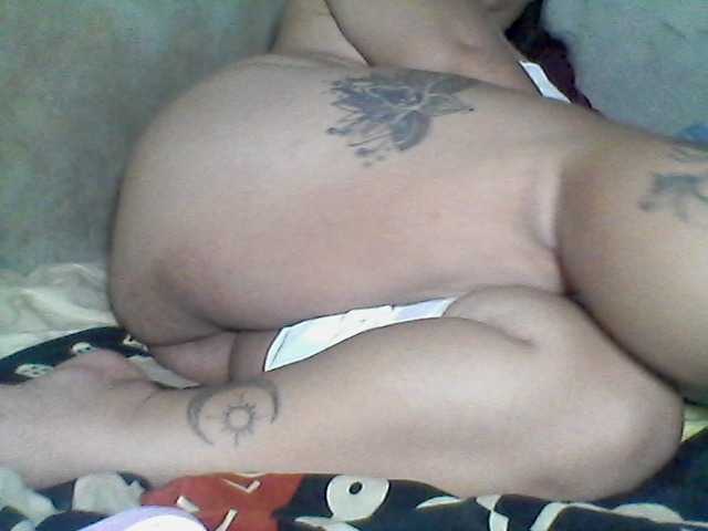 Live sex webcam photo for sweetasian33 #292365689