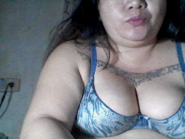 Live sex webcam photo for sweetasian33 #294096761