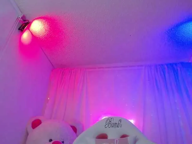 Live sex webcam photo for sweetbambi-23 #272539154