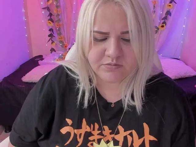 Live sex webcam photo for sweetbambi-23 #277717209