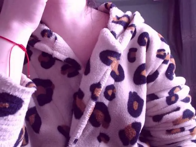 Live sex webcam photo for sweetbrunete #272463921