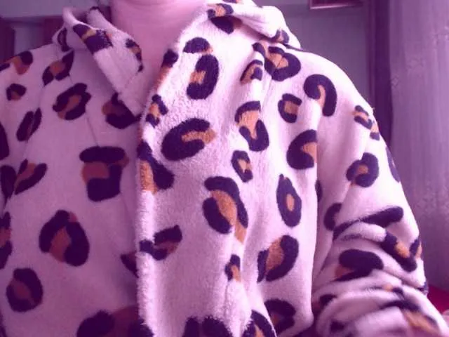 Live sex webcam photo for sweetbrunete #273500864