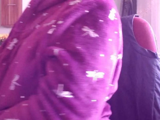 Live sex webcam photo for sweetbrunete #277568597