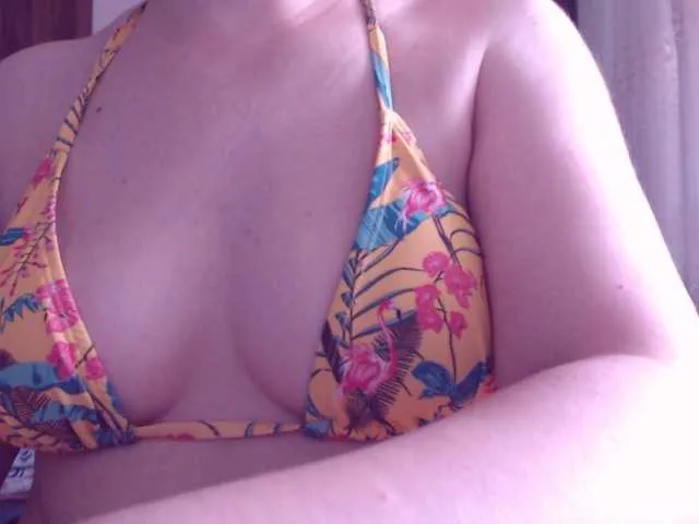 Live sex webcam photo for sweetbrunete #278300345