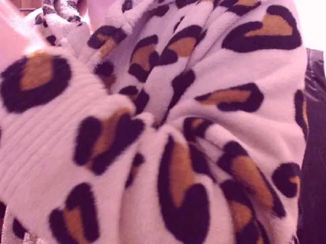 Live sex webcam photo for sweetbrunete #290495608