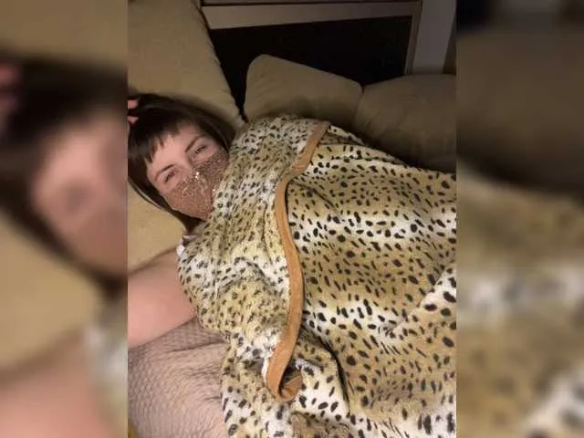 Live sex webcam photo for sweetbun1 #271820805