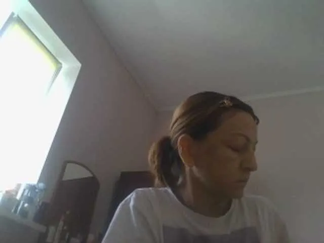 Live sex webcam photo for sweetcandy1 #291313537