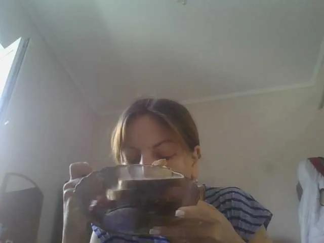 Live sex webcam photo for sweetcandy1 #291541756
