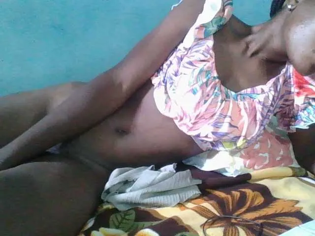 Live sex webcam photo for sweetchic #290328735