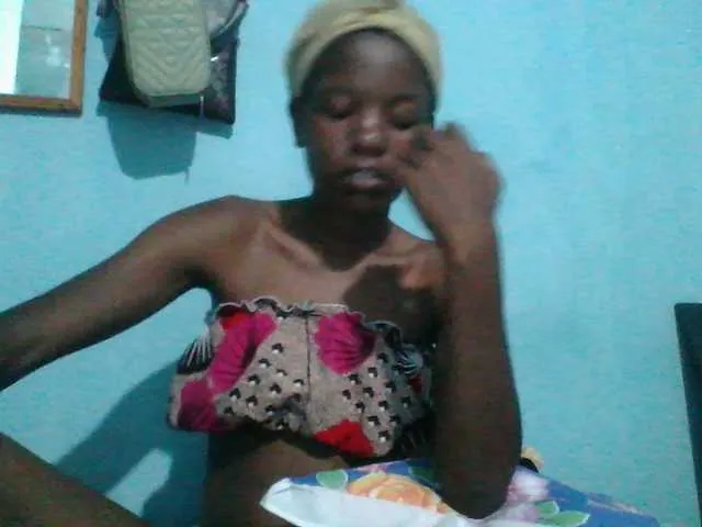 Live sex webcam photo for sweetchic #290555187