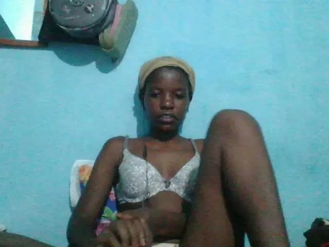 Live sex webcam photo for sweetchic #290590436