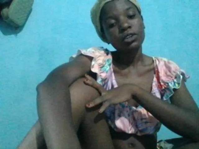 Live sex webcam photo for sweetchic #290615409