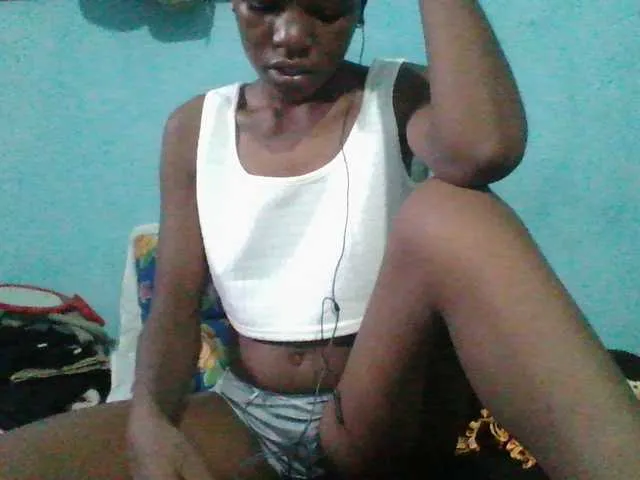 Live sex webcam photo for sweetchic #290647088