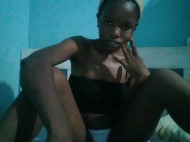 Live sex webcam photo for sweetchic #290758877