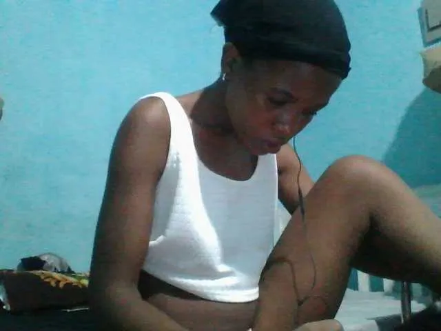 Live sex webcam photo for sweetchic #290821655