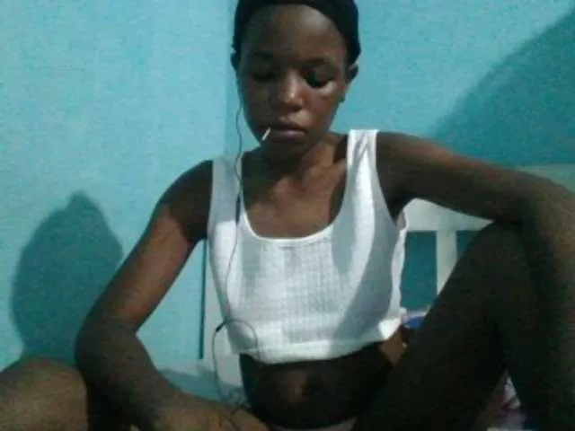 Live sex webcam photo for sweetchic #290922773