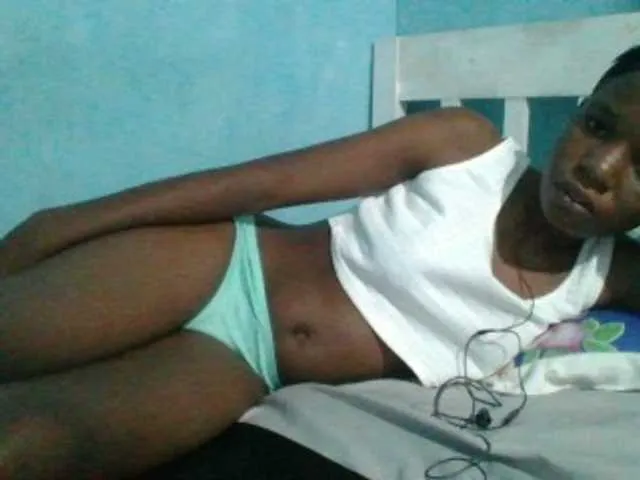Live sex webcam photo for sweetchic #290933358