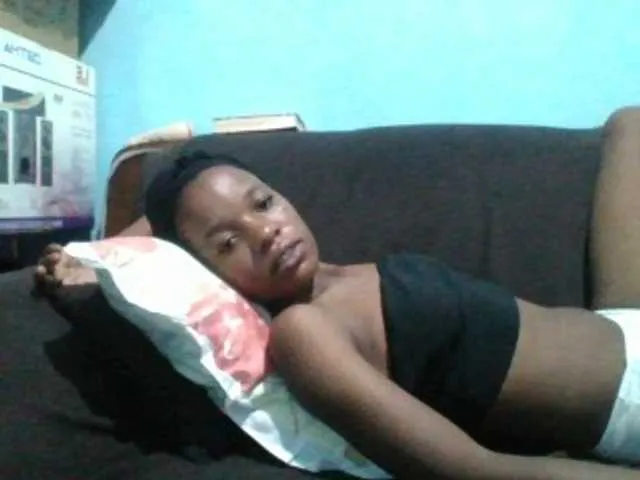 Live sex webcam photo for sweetchic #290950802