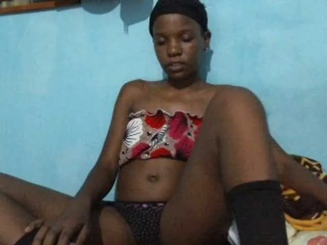 Live sex webcam photo for sweetchic #290986092