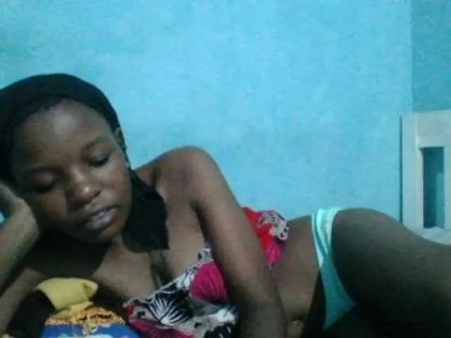 Live sex webcam photo for sweetchic #291085190