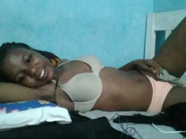 Live sex webcam photo for sweetchic #291188052