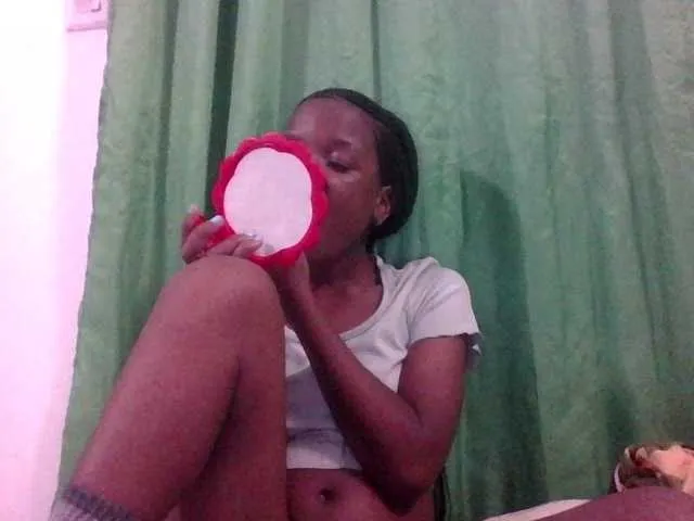 Live sex webcam photo for sweetchic #291596525