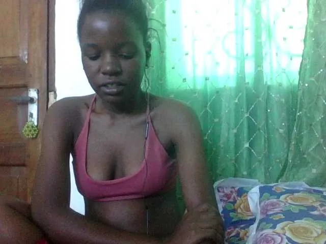 Live sex webcam photo for sweetchic #291765640