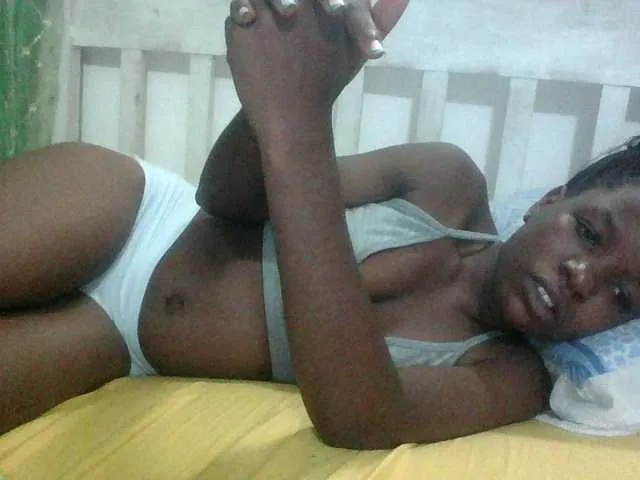 Live sex webcam photo for sweetchic #292030598