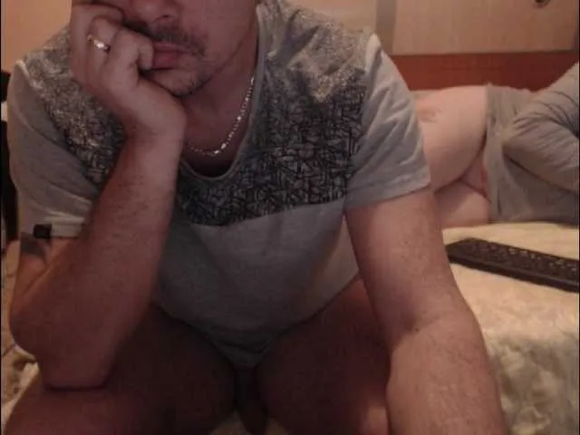 Live sex webcam photo for sweetcouplesw #271717917