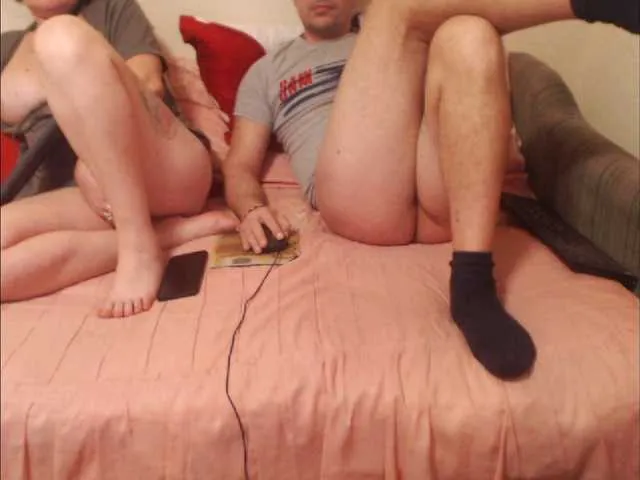 Live sex webcam photo for sweetcouplesw #277406105