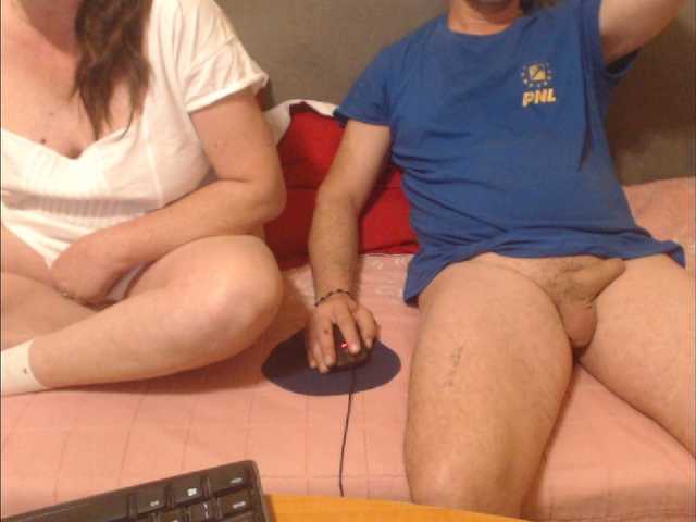 Live sex webcam photo for sweetcouplesw #290977945